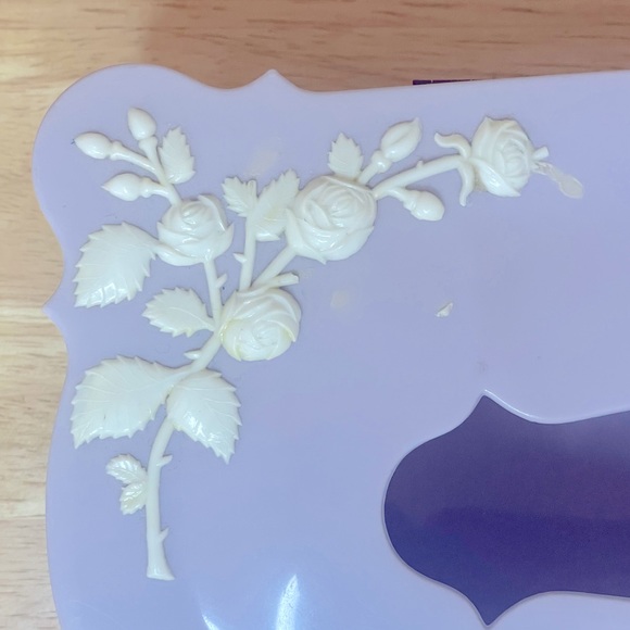 Vintage Lucite Tissue Holder - Picture 6 of 9